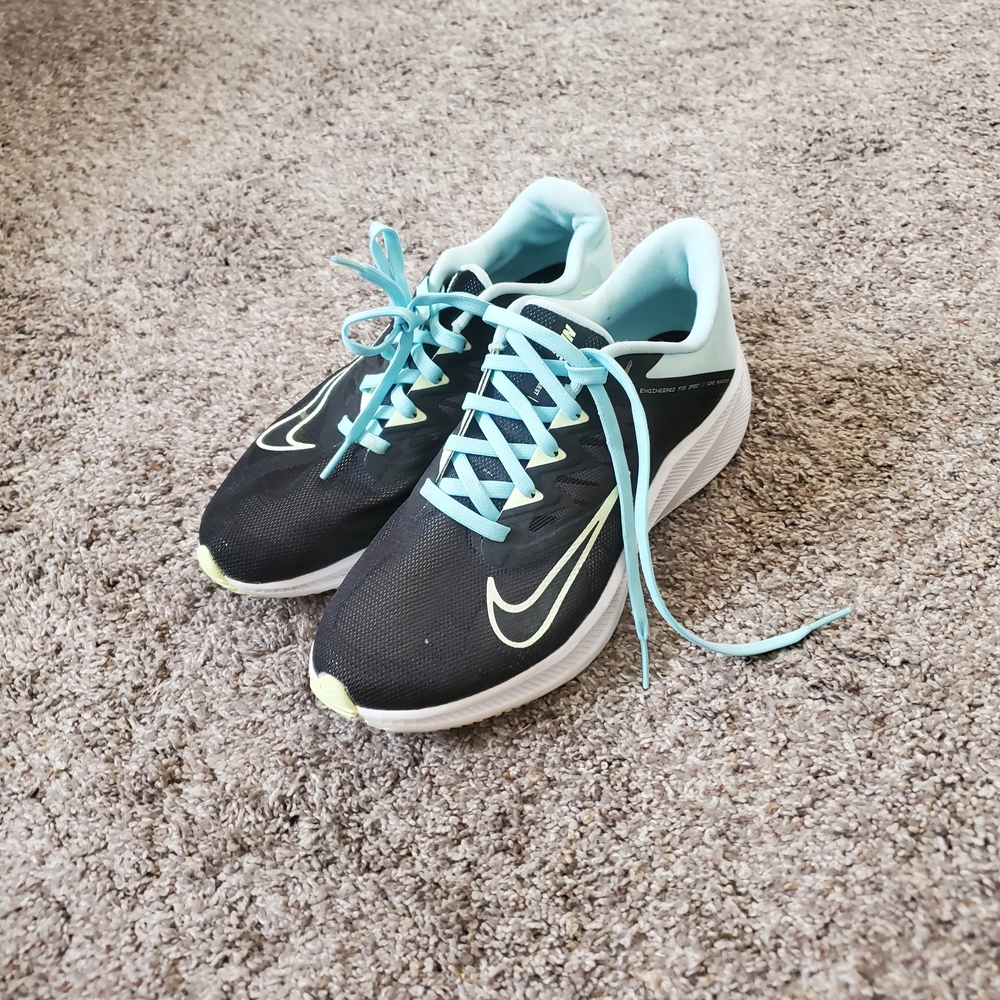 Nike Women's Black and Blue Running Shoes